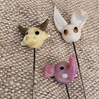 gul-brune-horn-ko-lyseroed-elefant-hvid-hare-gamle-glas-nipsenaale